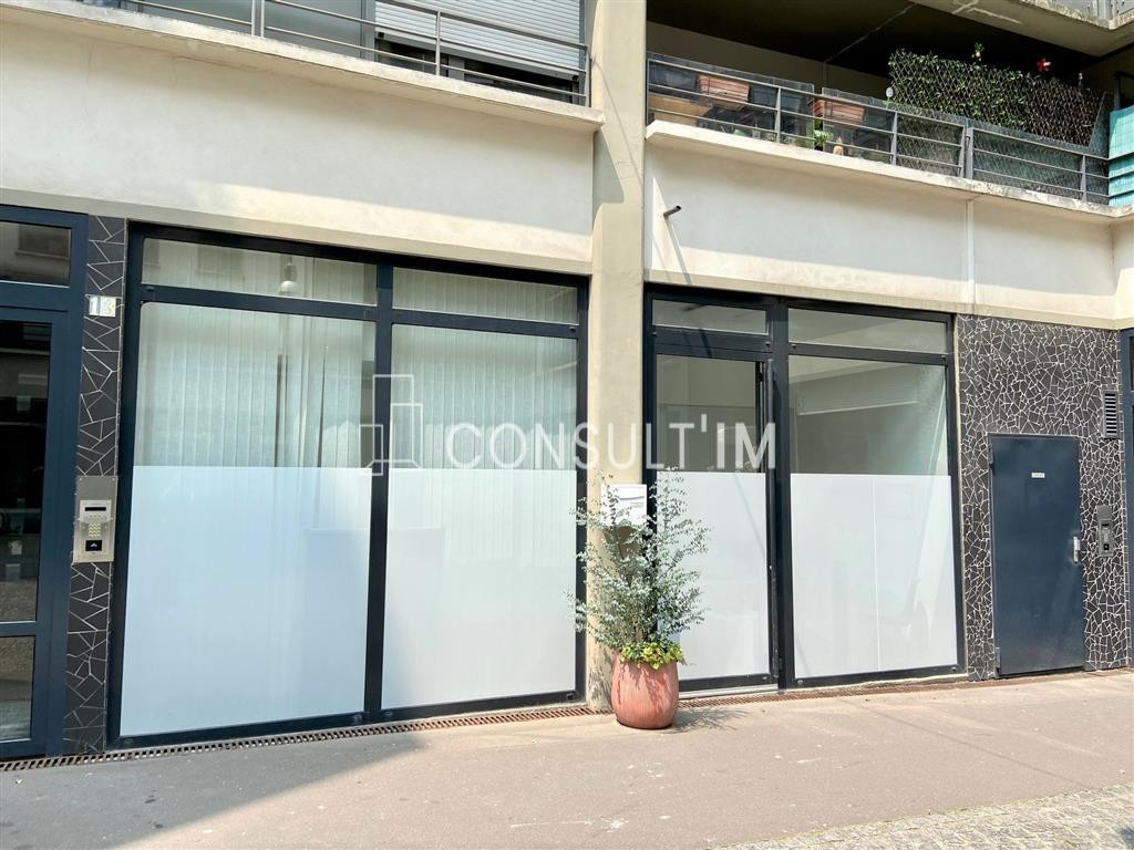 A deux pas de la Gare de Lyon, un local commercial en RDC à vendre sur cour