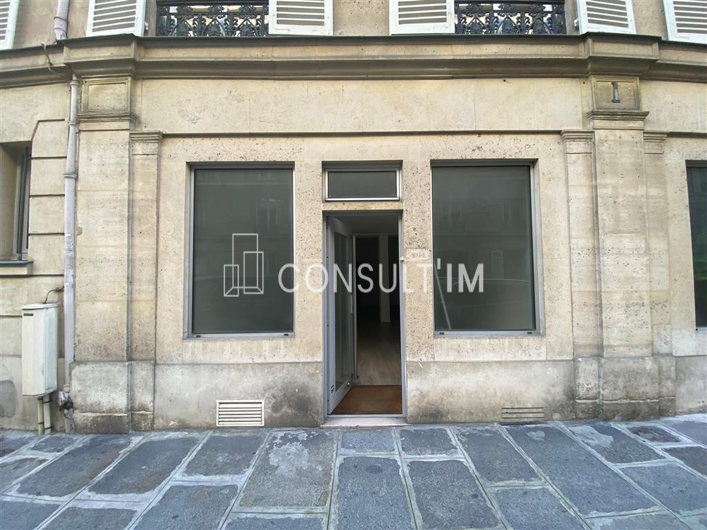 Agréable bureaux sur rue avec entrée indépendante