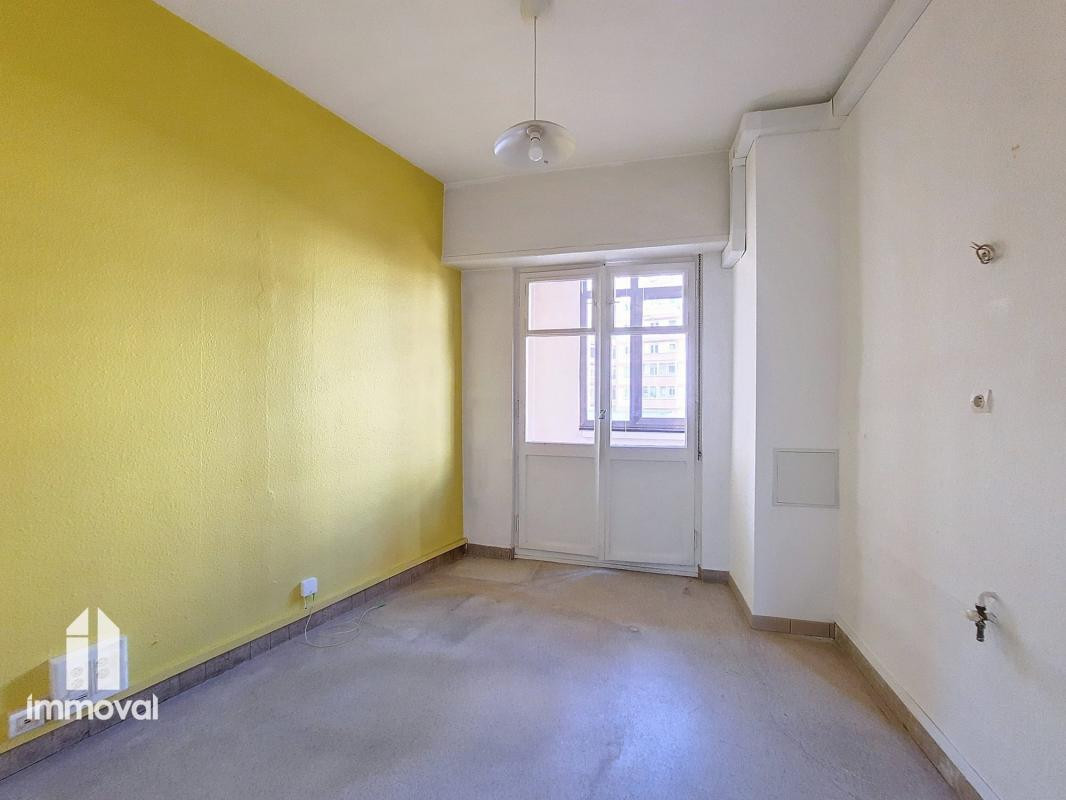 KRUTENAU/BOURSE - 3/4P 84.50 m² locaux professionnels 1er étag