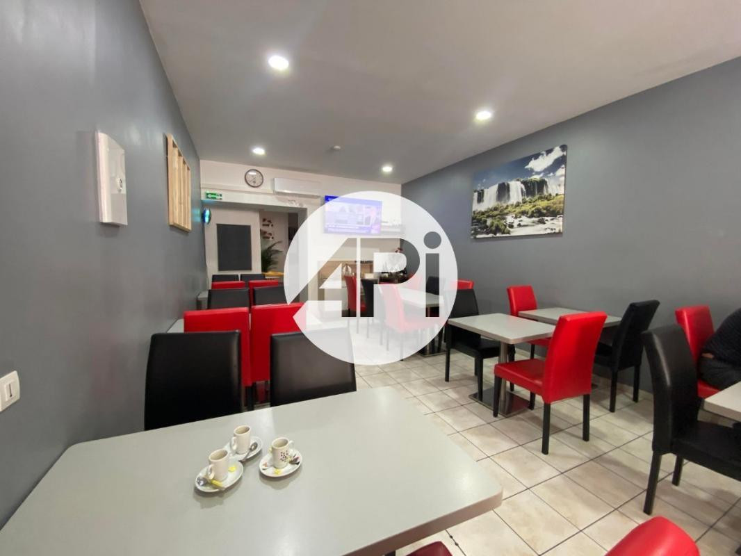 Immeuble - Local commercial + 4 appartements