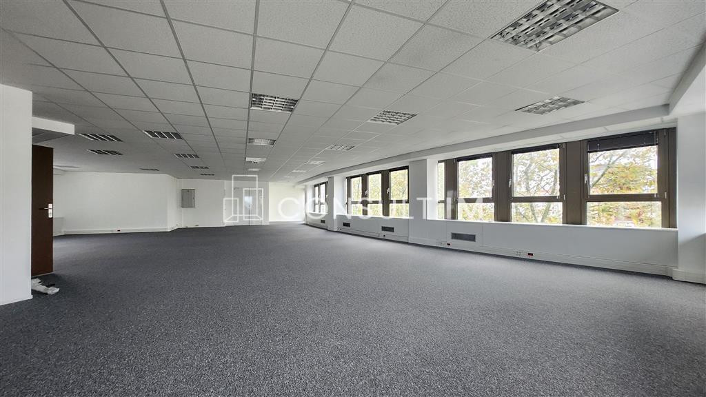A louer bureaux en bon état à la frontière entre Courbevoie et La Garenne Colombes