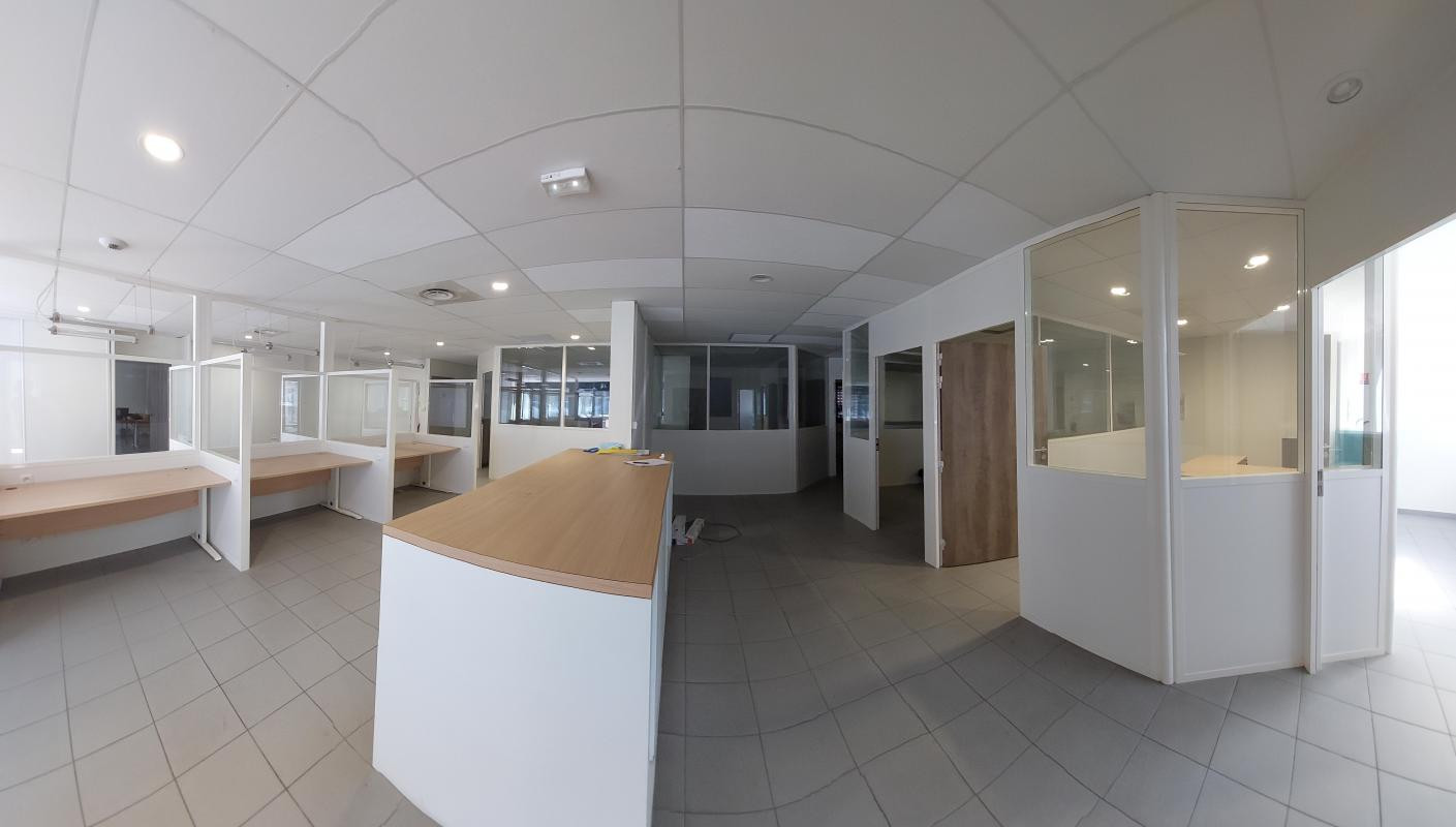 LOCAL PROFESSIONNEL OU COMMERCIAL - MONTEUX (84)