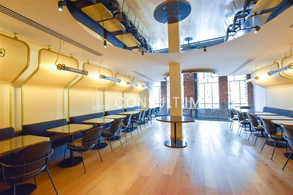 Boutique entre République et Arts et Métiers