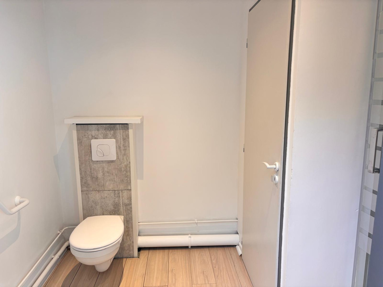 •	Local de 42 m² pour profession médicale
