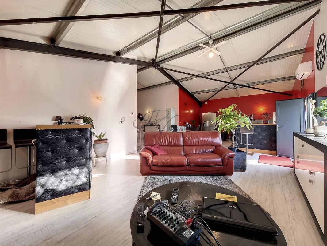 Loft et hangars sur St Georges sur Cher