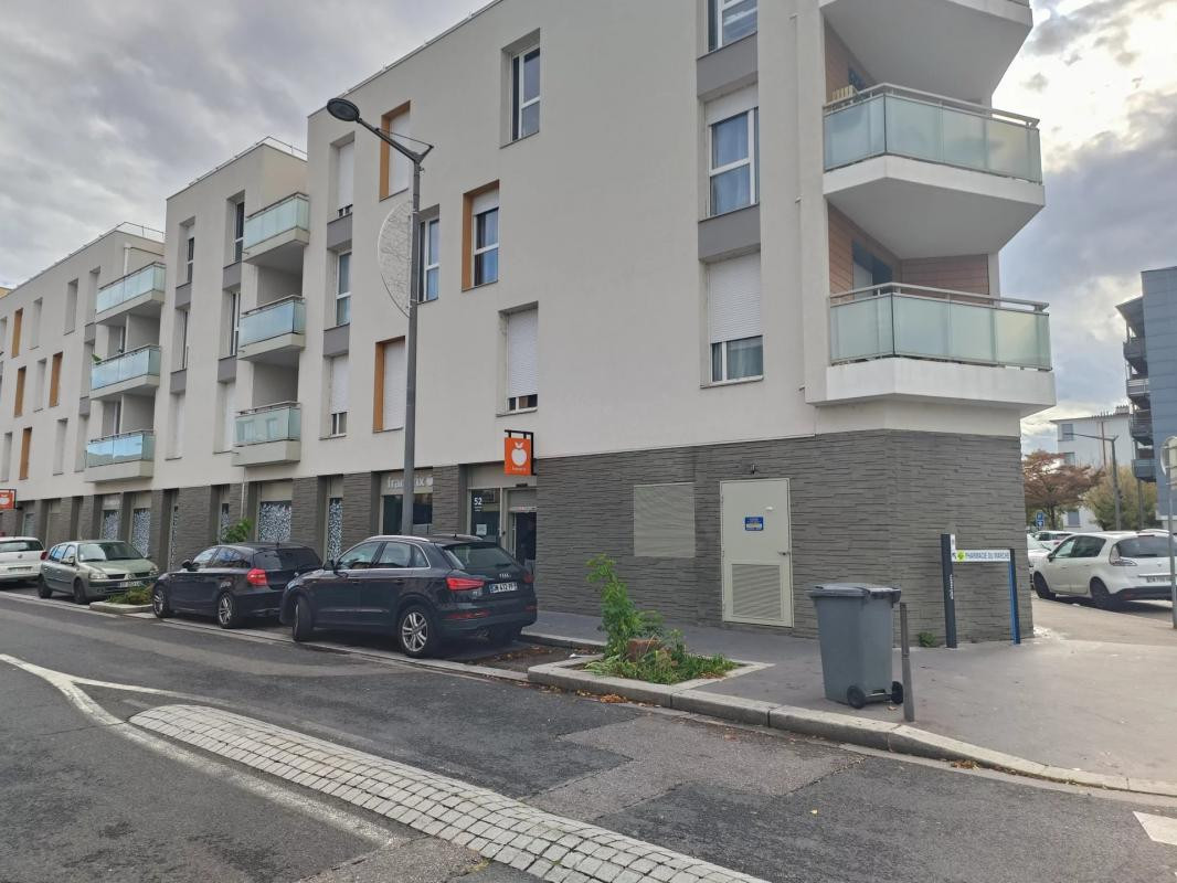 Local Commercial à Louer (ou à Vendre)  - 267 m² - Saint Priest Centre