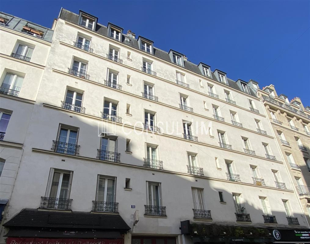 A proximité de la Place de la Bastille, à louer bureaux en rez-de-chaussée avec verrière zénithale