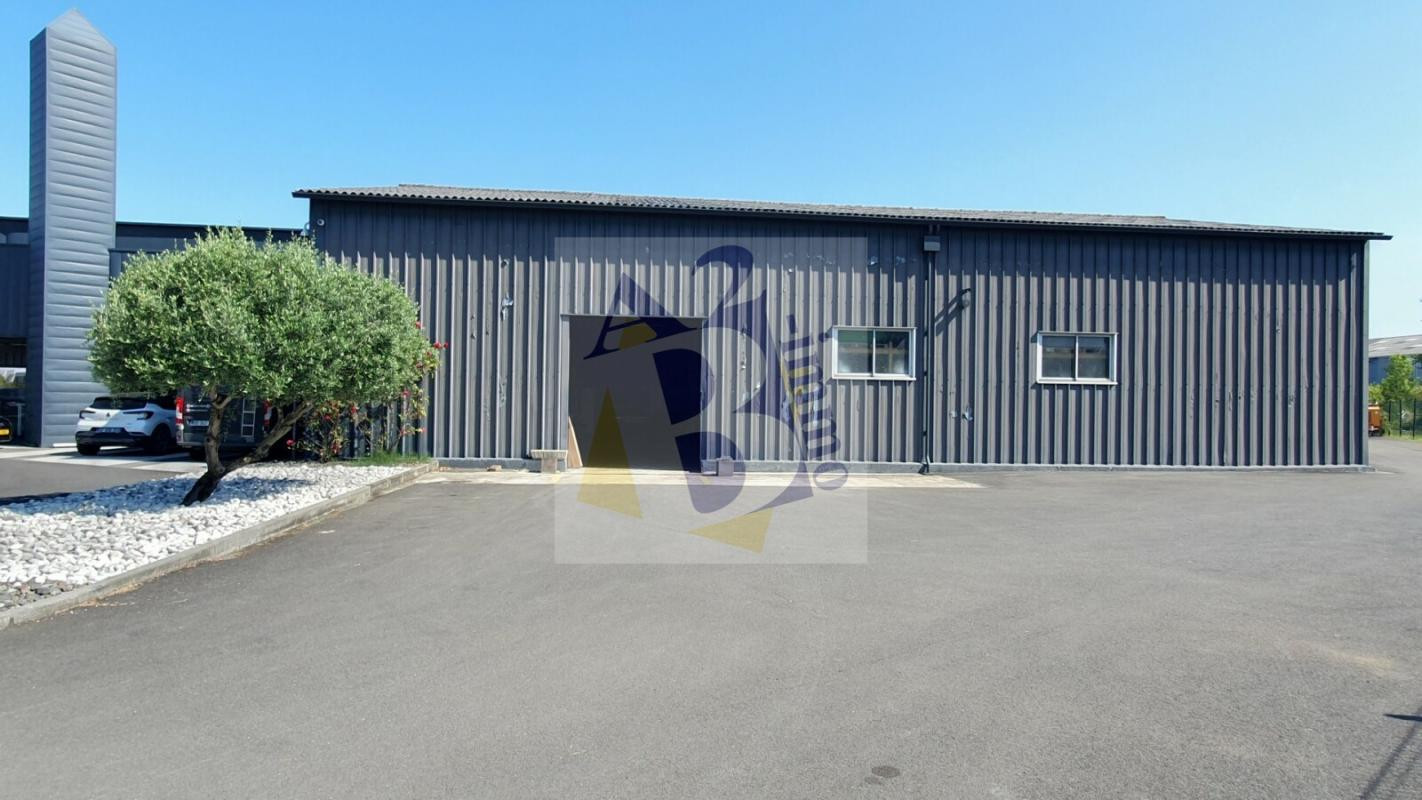 Angoulême, ensemble immobilier à usage professionnel 2000m²