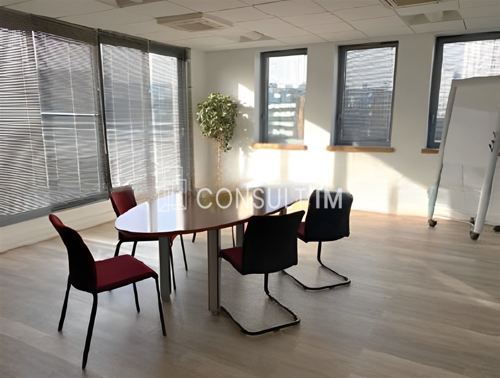 Bureaux à louer dans la tour Clemenceau à Nanterre