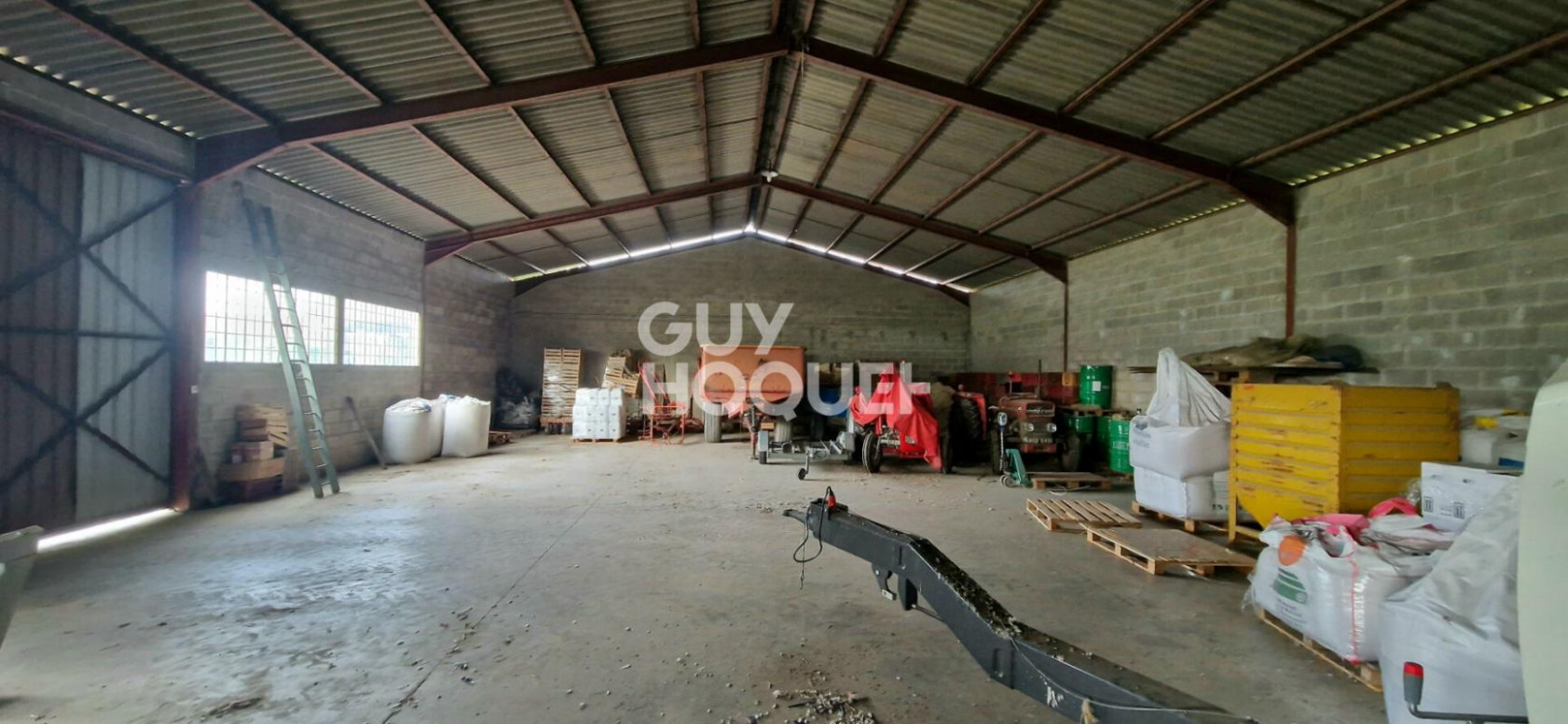 À vendre - entrepôt d'environ 550 m² à Laon