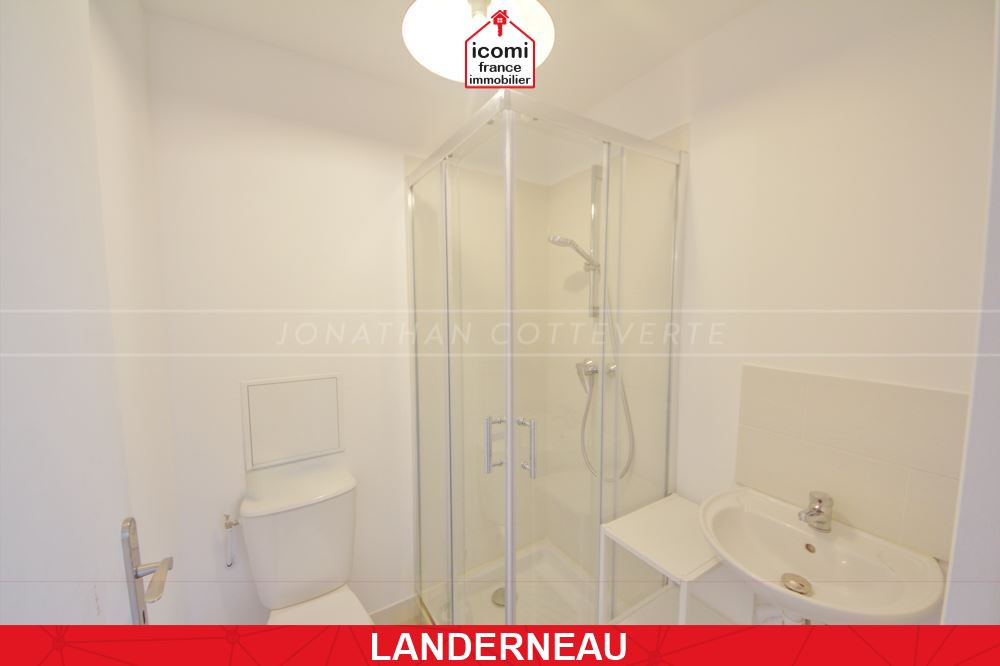 FINISTERE - Landerneau (29800) - A VENDRE - IMMEUBLE - 2 APPARTEMENTS POSSIBLE - PMR - DPE C - GRANDS VOLUMES - CENTRE VILLE - RARE