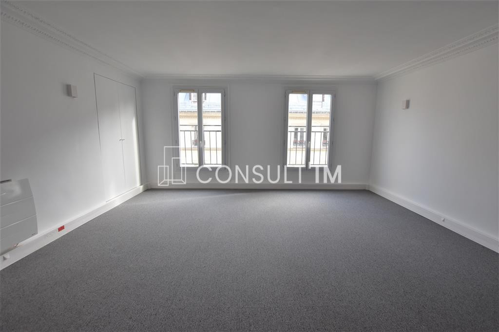 B sureaux en 4ème étage avec Balcon / Terrasse
