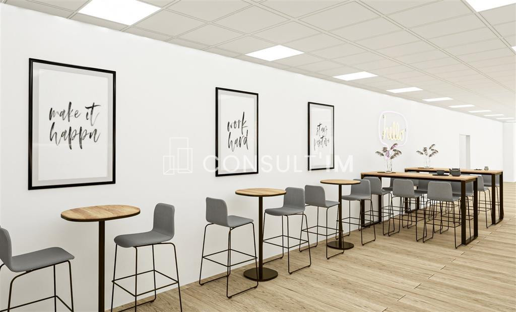 Au pied du Pont de St Cloud, surface mixte, activité-bureaux, à louer de 607m²