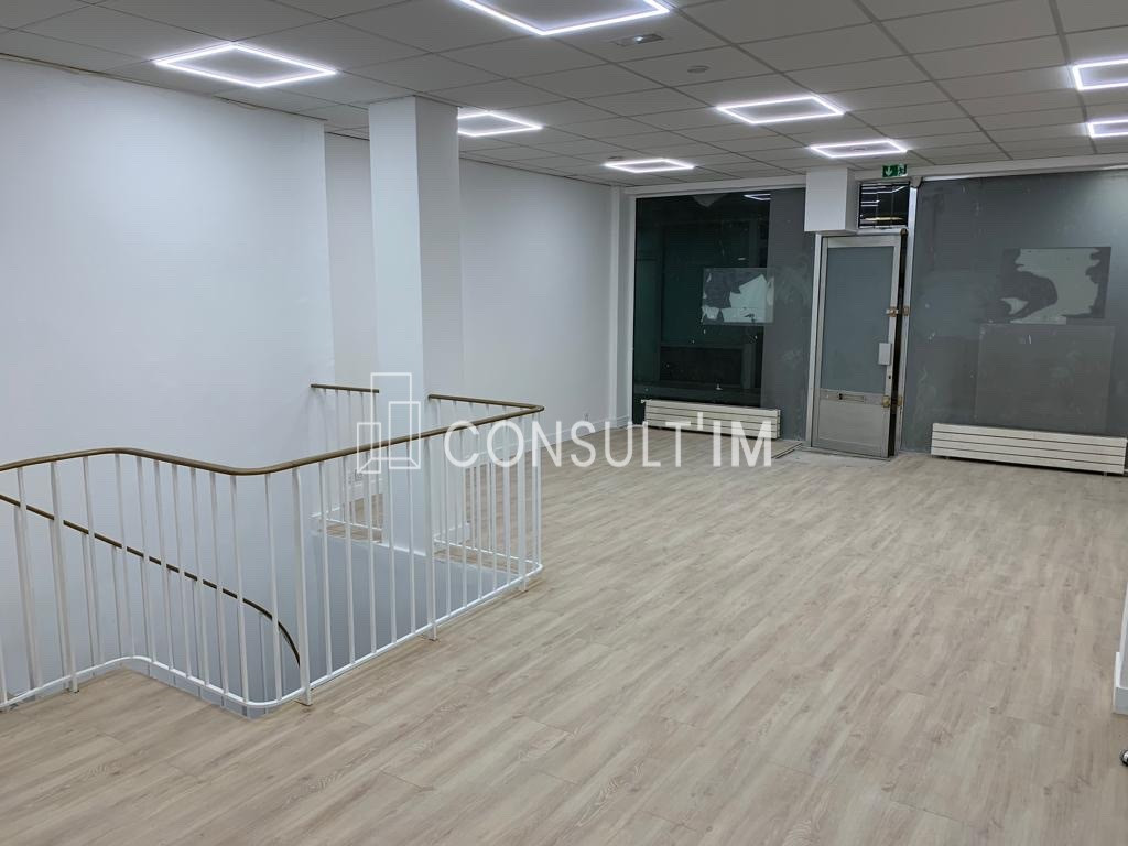 Bureaux entièrement rénovés et climatisés
