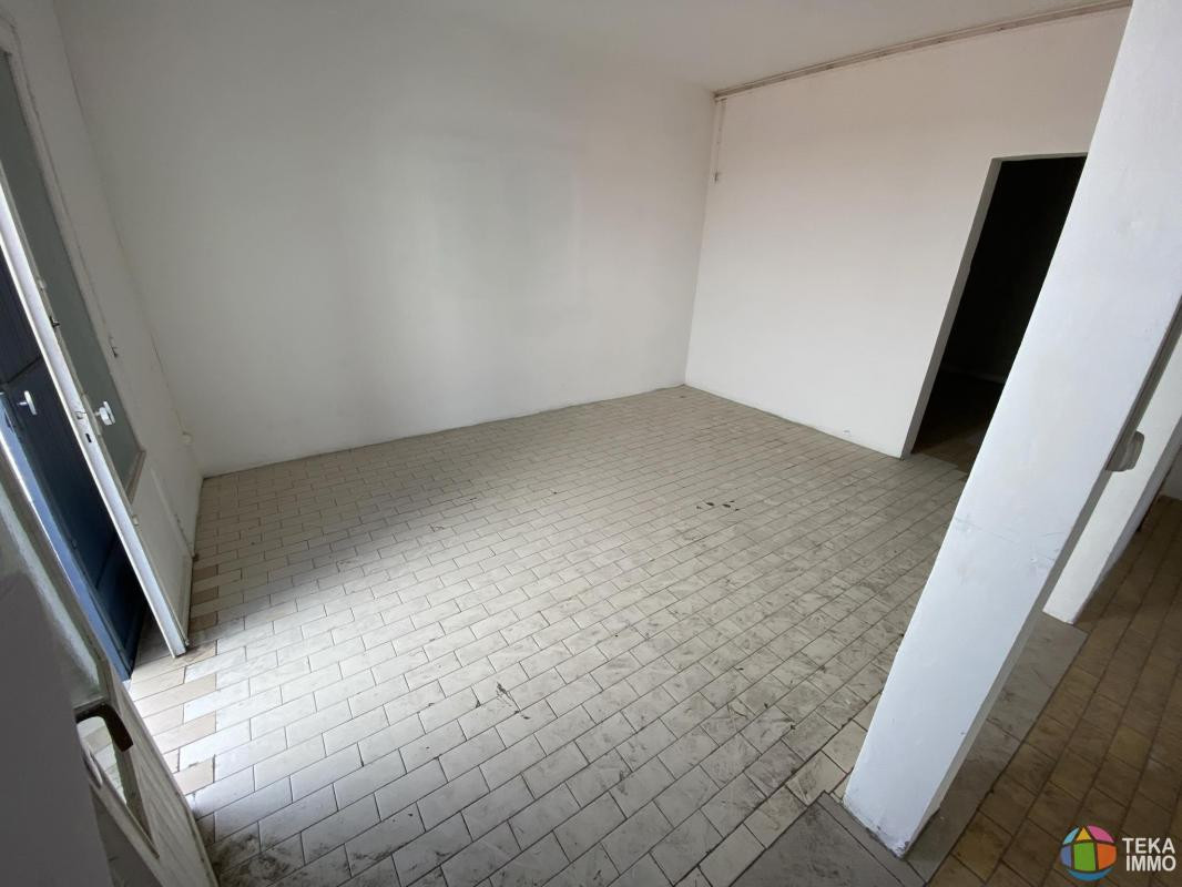 FABIEN TEKA IMMO VOUS PROPOSE UN LOCAL PROFESSIONEL DE 68.30M² AU MOUFIA, ILE DE LA REUNION