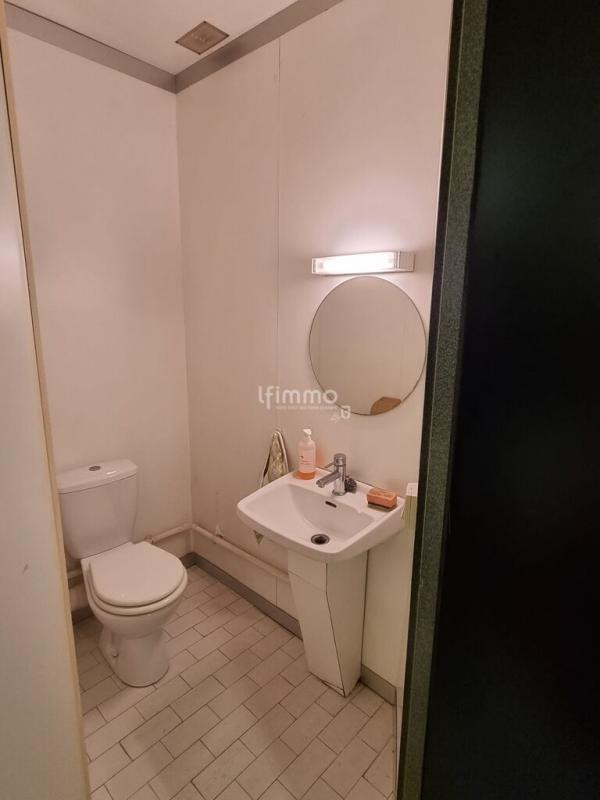 Local bureau 77m2 - Jean Mermoz 13008