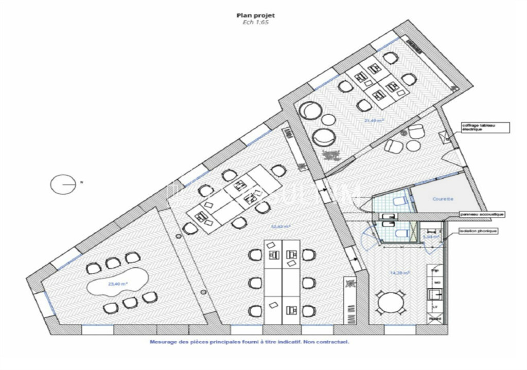 A louer, bureaux entièrement rénovés avec triple exposition
