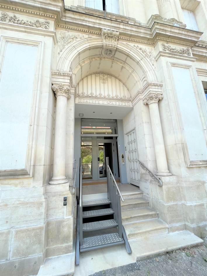 AGEN CENTRE BUREAUX RÉNOVÉS CLIMATISÉS 260 M² JARDIN 80 M²