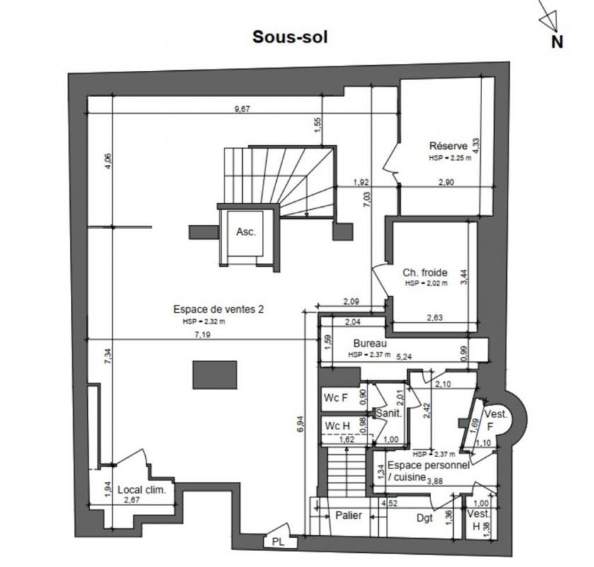 Au pied du métro Dupleix, boutique de 327 m²