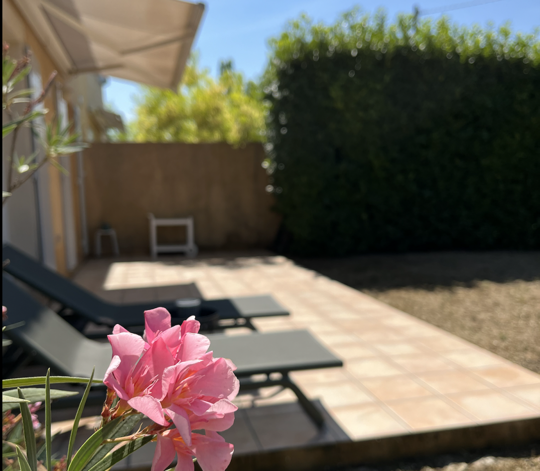 🏡 Location cabinet thérapeutique – Environnement calme et verdoyant en périphérie d’Aix-en-Provence
