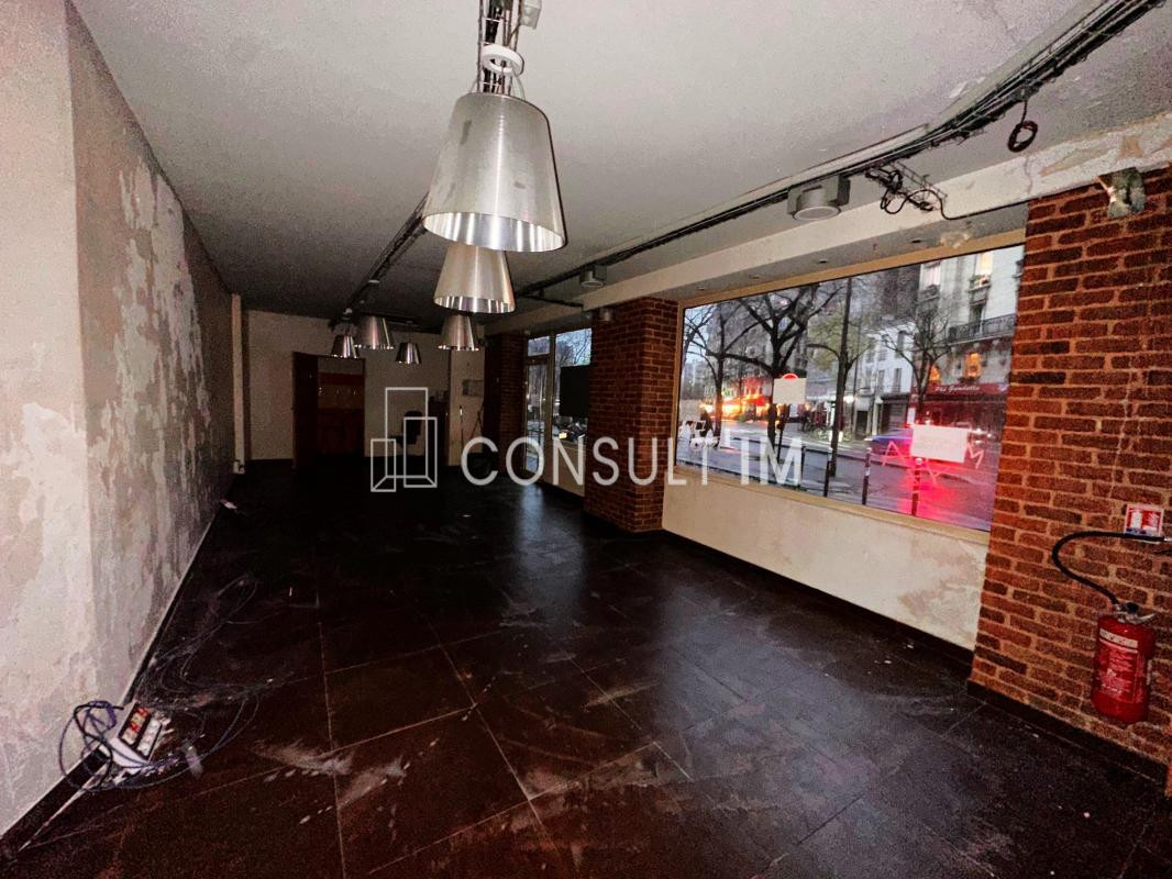 Avenue Gambetta, une boutique disponible de 55 m² SANS PAS DE PORTE