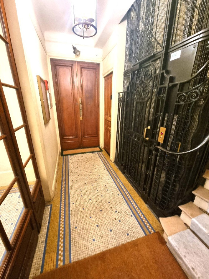 LOCAUX PROFESSIONNELS A LOUER PARIS 75017