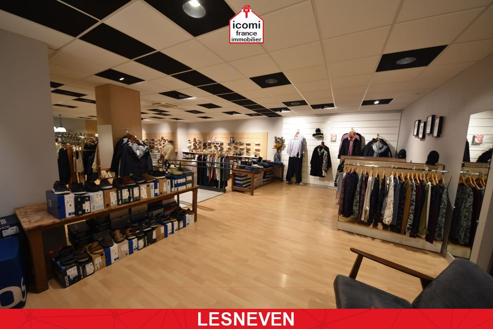 FINISTERE - Lesneven (29260) - A VENDRE - LOCAUX COMMERCIAUX AVEC VITRINE - RESERVE - BUREAU - ATELIER - JARDIN - BEAU POTENTIEL