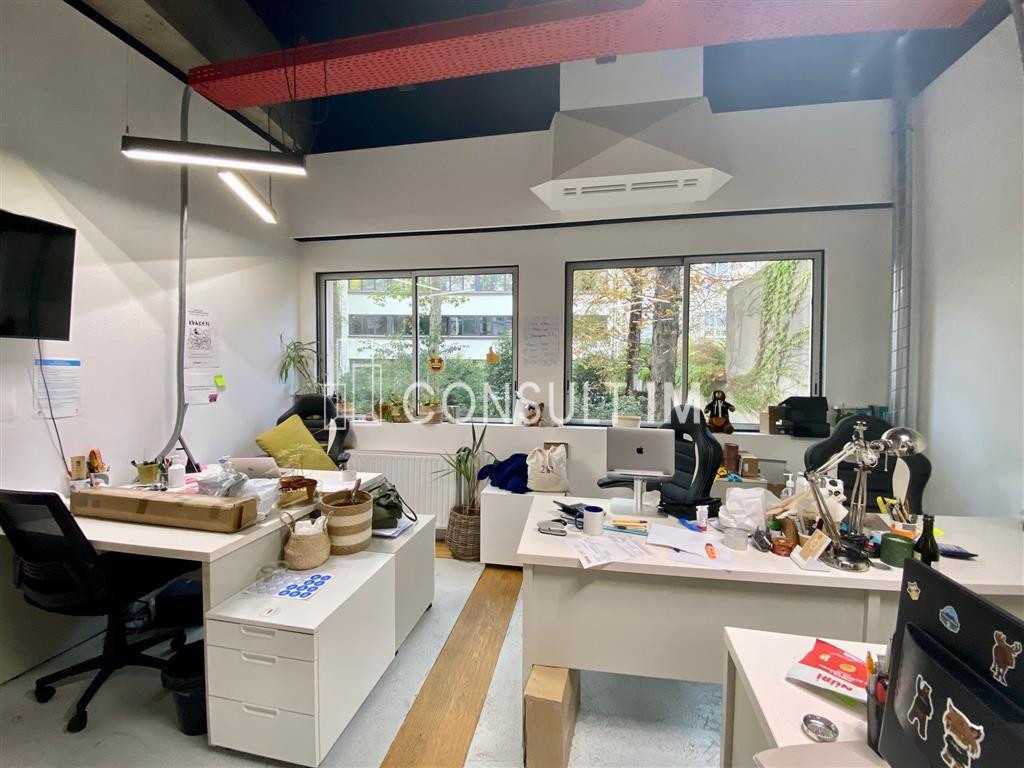 Bureaux atypique à louer de 308m² dans le 17ème