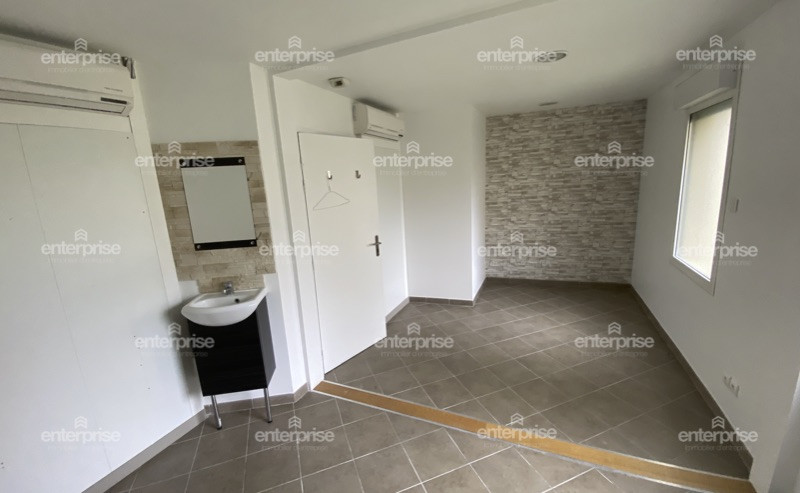 BUREAUX / LOCAL COMMERCIAL - 350M2 - LE PLESSIS-BELLEVILLE