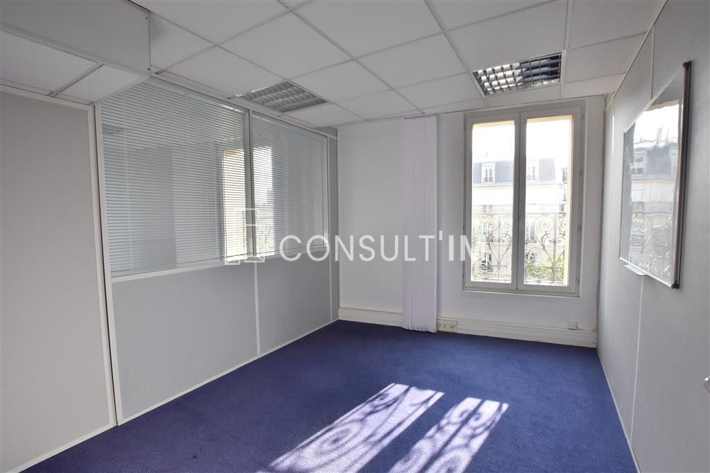 Au métro Porte d'Orleans, location de bureaux avec balcon