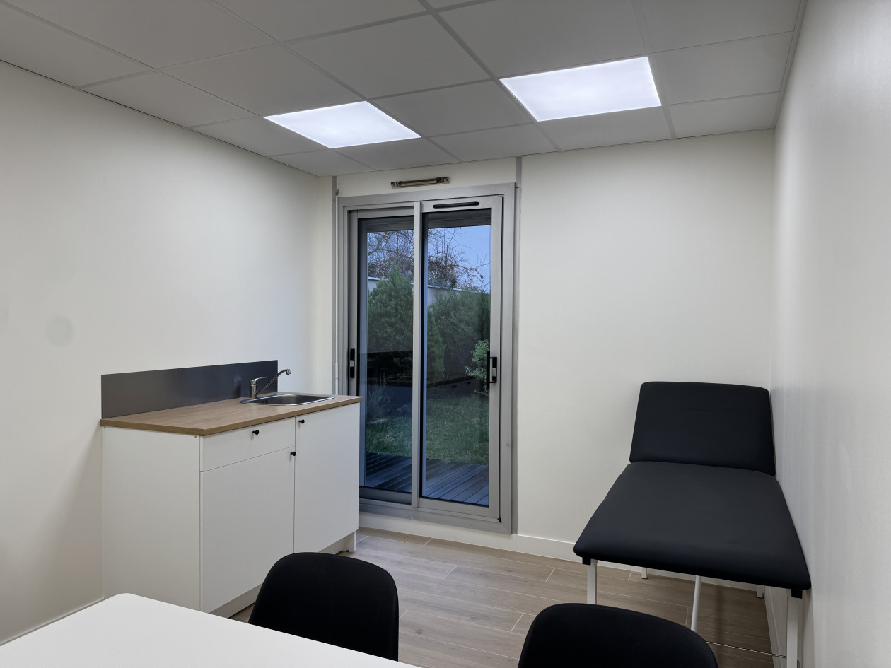 location de bureau en face de l'hôpital