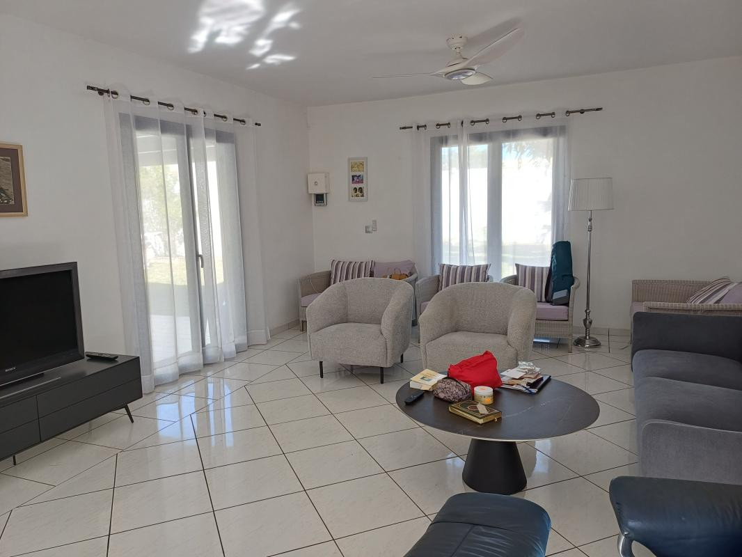 Villa à usage professionnel 214.24 m²