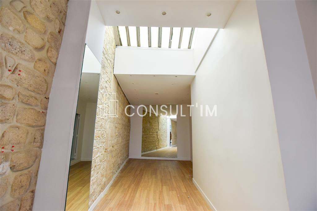 Place Léon Blum boutique 48 m² de plain-pied