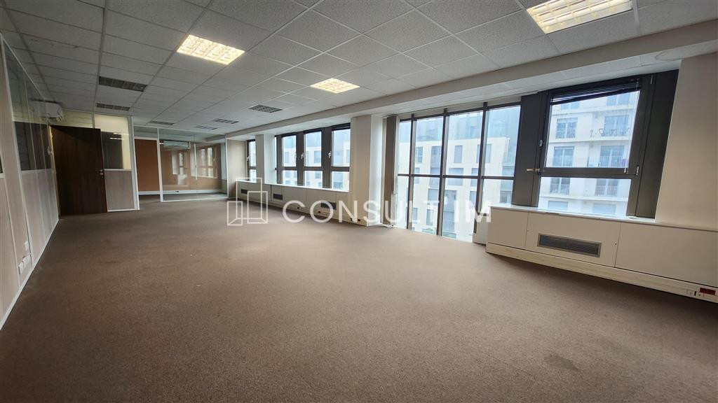 A louer bureaux en bon état à la frontière entre Courbevoie et La Garenne Colombes