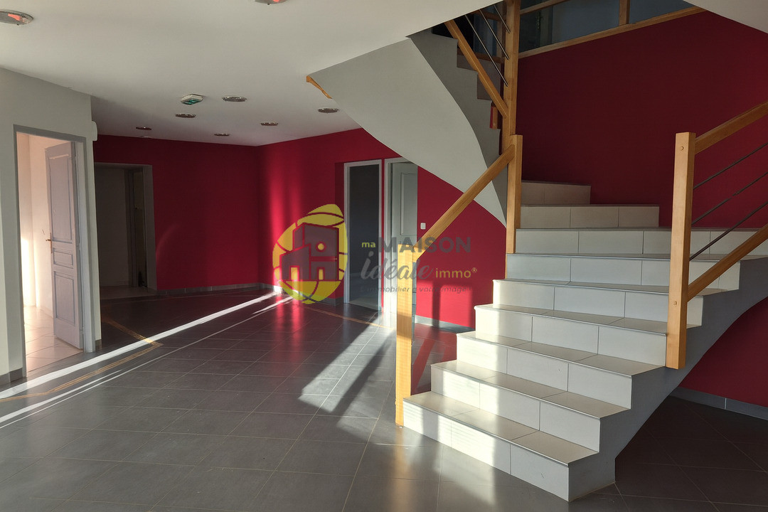 Local professionnel 476 m2 Saint-Doulchard