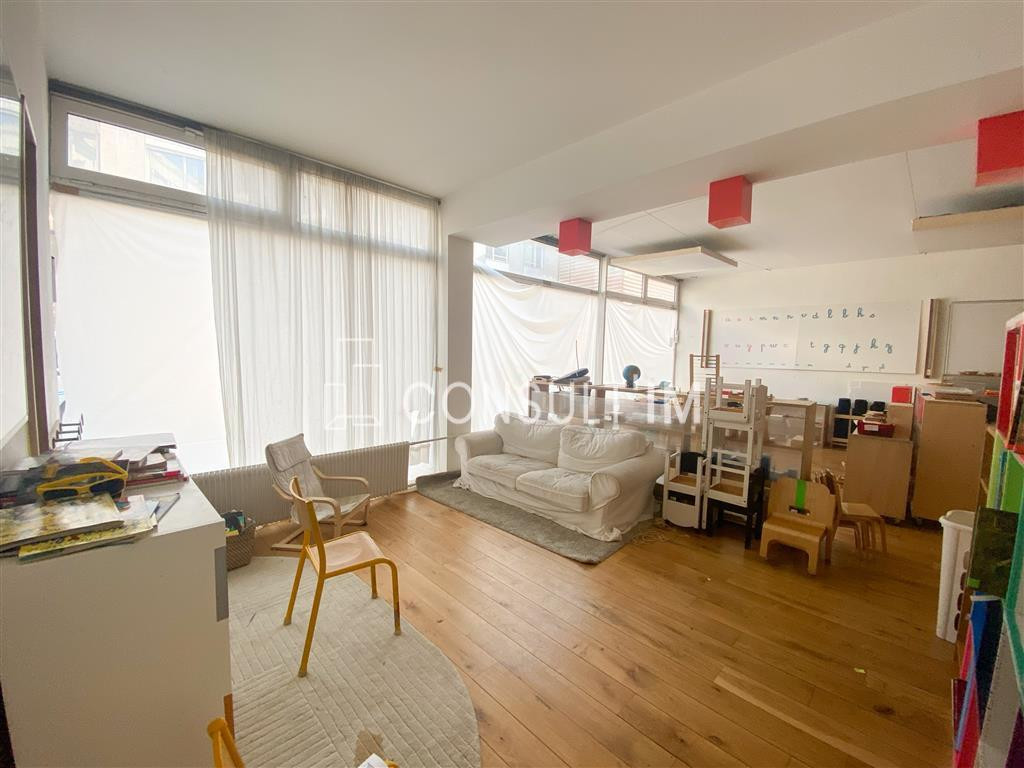 RARE - Local ERP/PMR en RDC de plain pieds -  double accès indépendants sur rue - courette privative