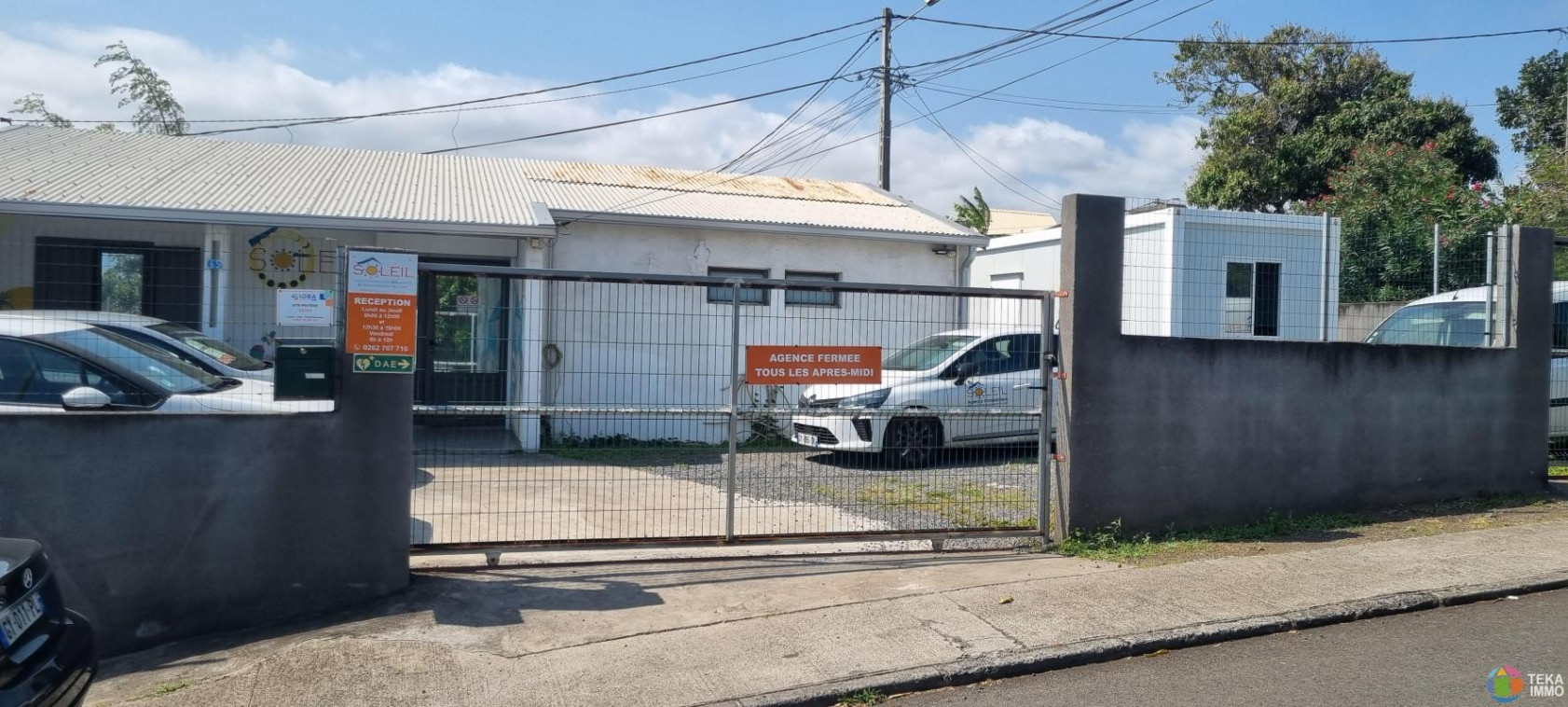 A LOUER LOCAL DE 85 M² AVEC TERRAIN DE 300M² ST PIERRE (JOLIFOND)