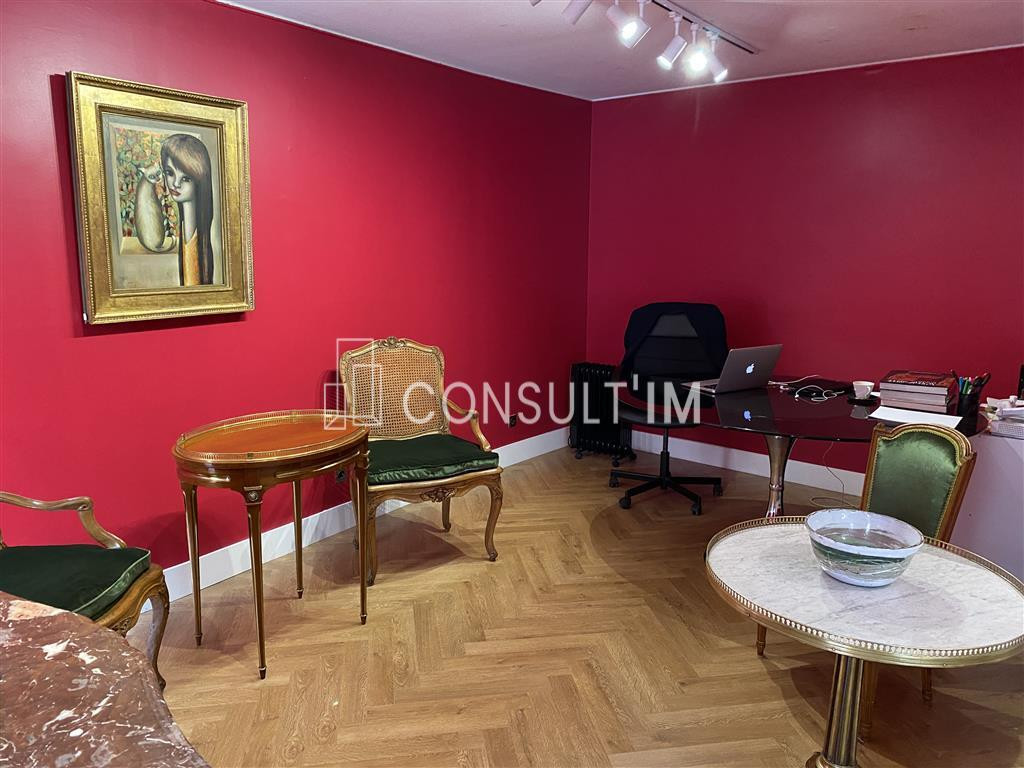 A louer rue Bonaparte une boutique