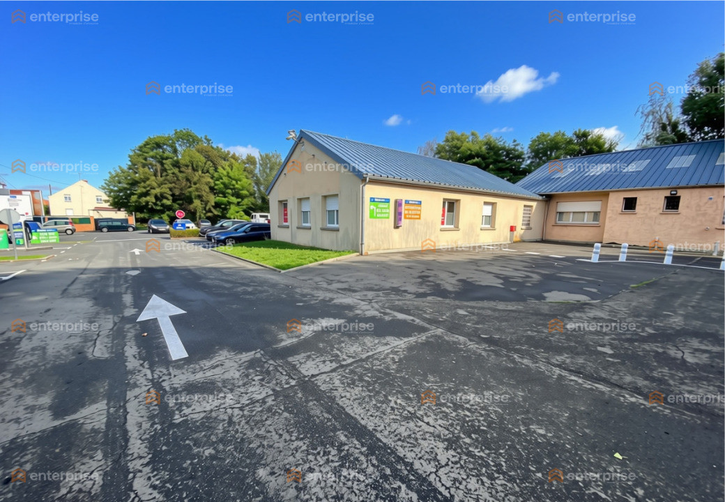 A LOUER - BUREAUX/ LOCAUX COMMERCIAUX - 110M2 - LIBERCOURT - RUE COMMERCANTE