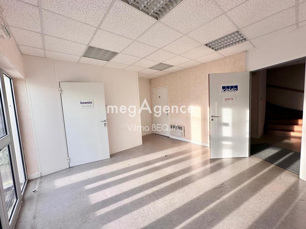 LOCAL COMMERCIAL 468 M²