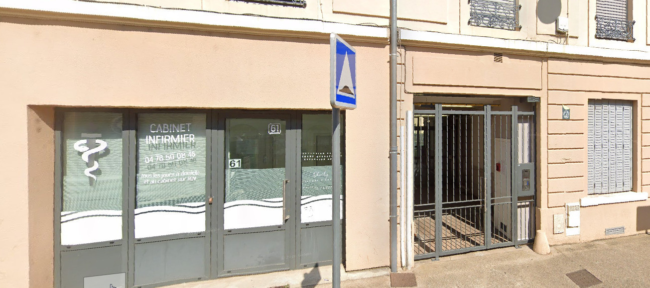 A LOUER - PIERRE BENITE Local de 51.20m²