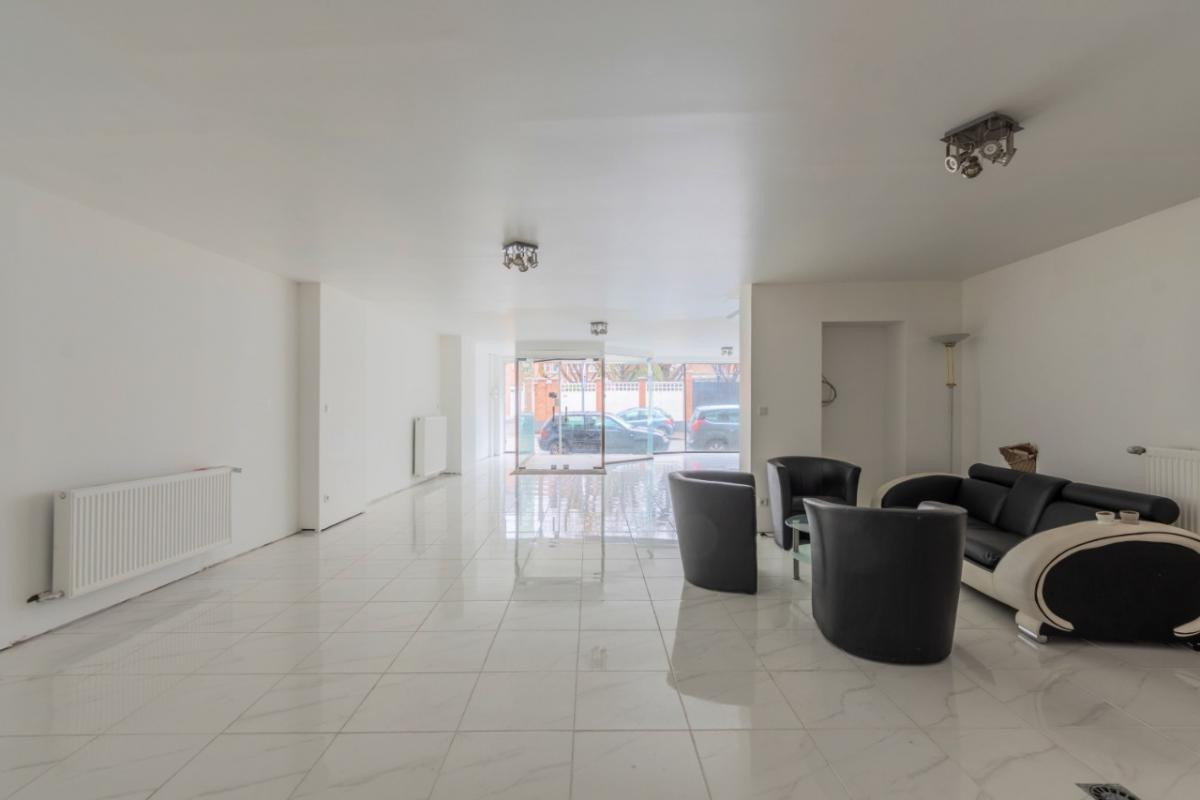 LOCAL  COMMERCIAL + APPARTEMENT