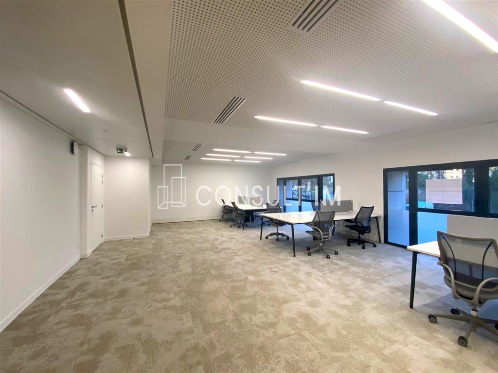 Quartier QCA – Bureaux flexibles dans un immeuble de bureaux avec accueil