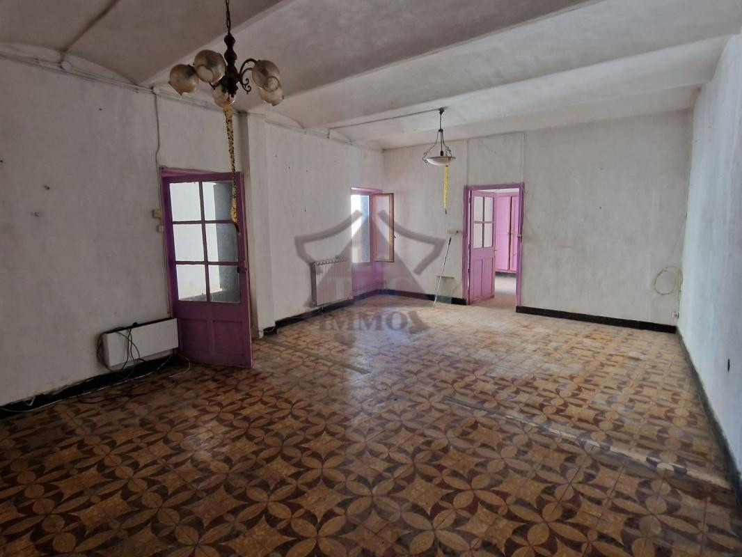 Maison de village à rénover avec terrain attenant