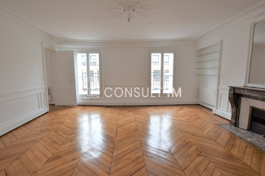 A louer bureaux avec parquet, moulures, cheminées
