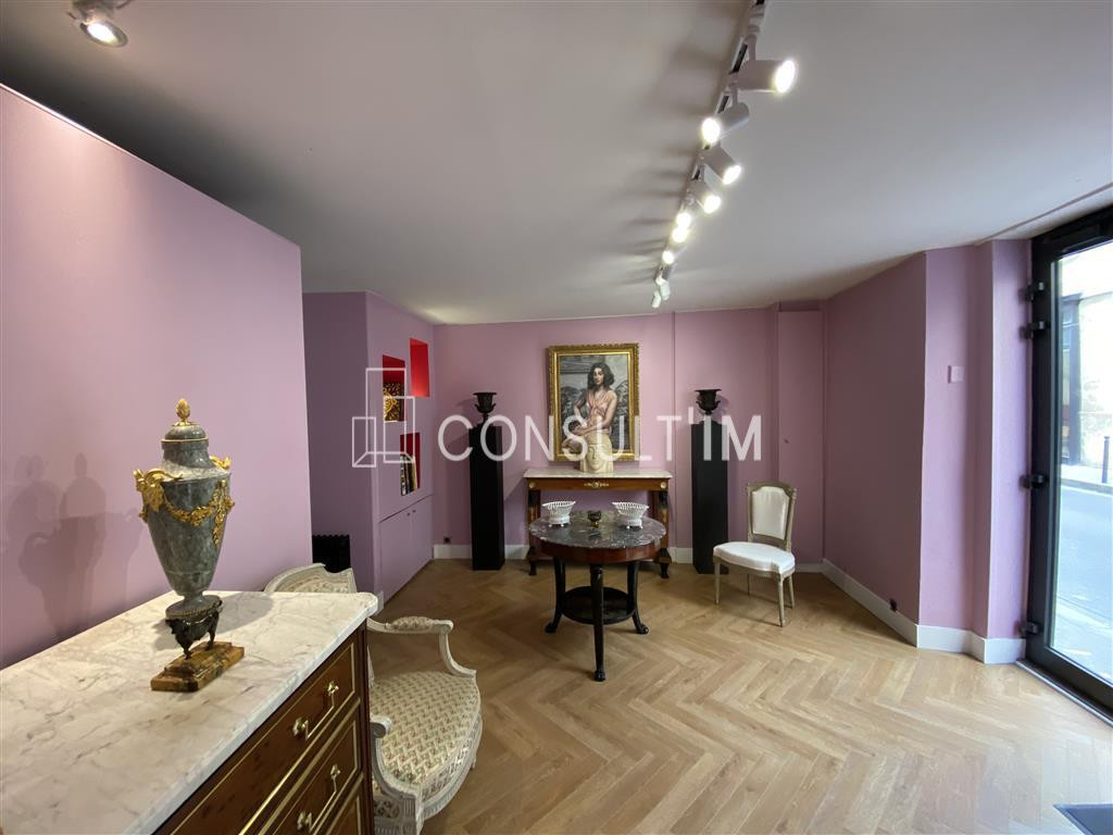 A louer rue Bonaparte une boutique