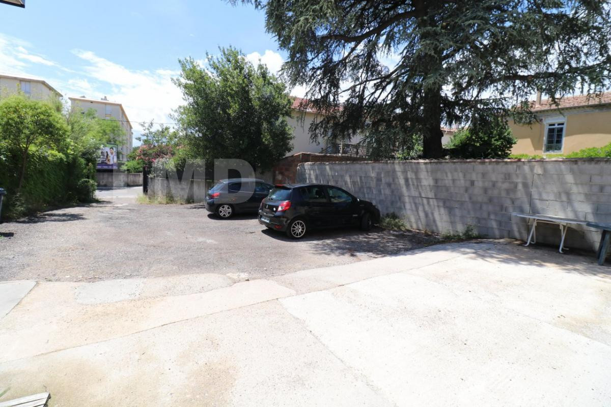 local 2 pièce(s) 206 m2