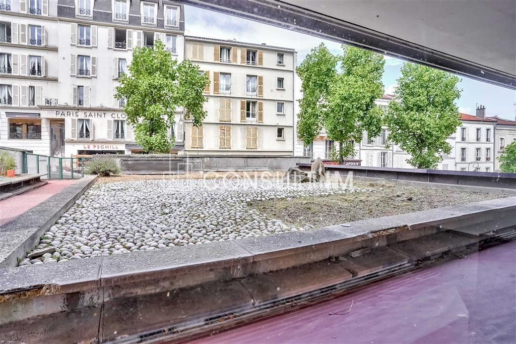 170Au pied de l'A13 et à proximité du métro Pont de St Cloud