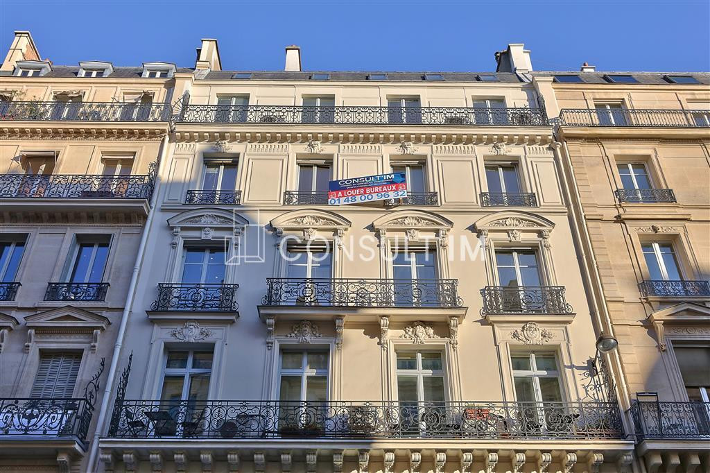 A deux pas de la Place de l'Opéra, à louer bureaux de 130m² avec de beaux volumes