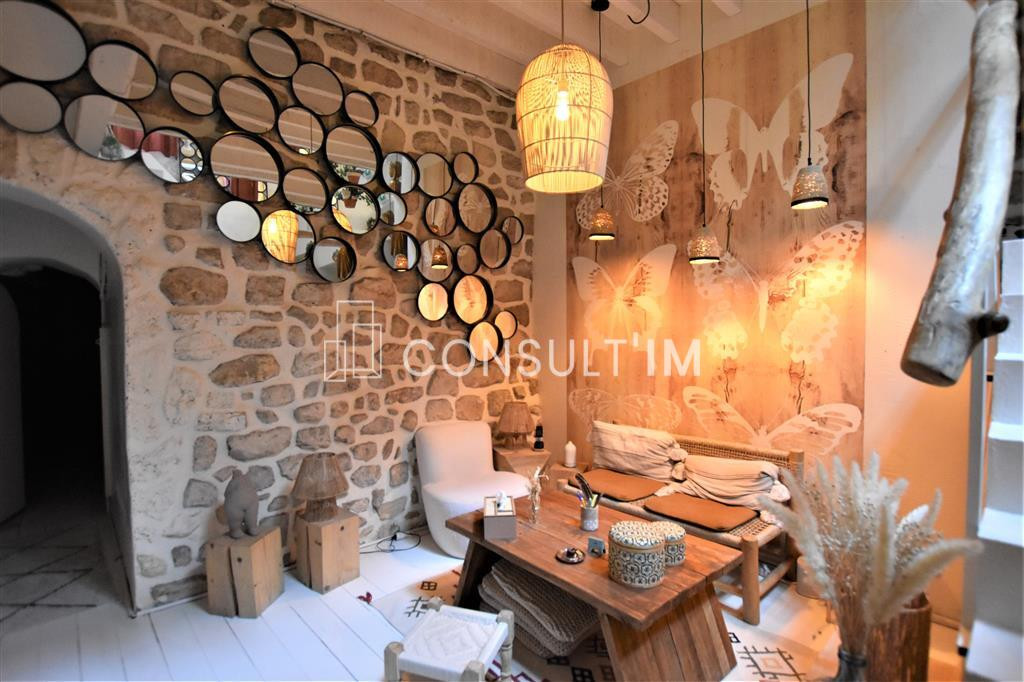 Local commercial atypique sur cour en RDC